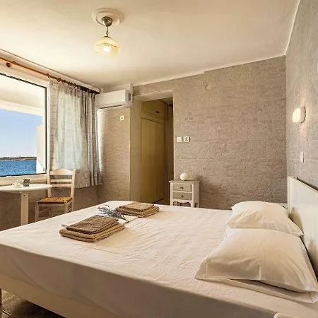 Petalides Apartamento *