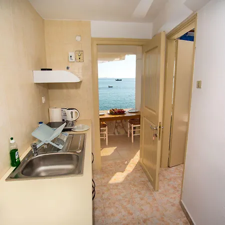 Petalides Apartamento *