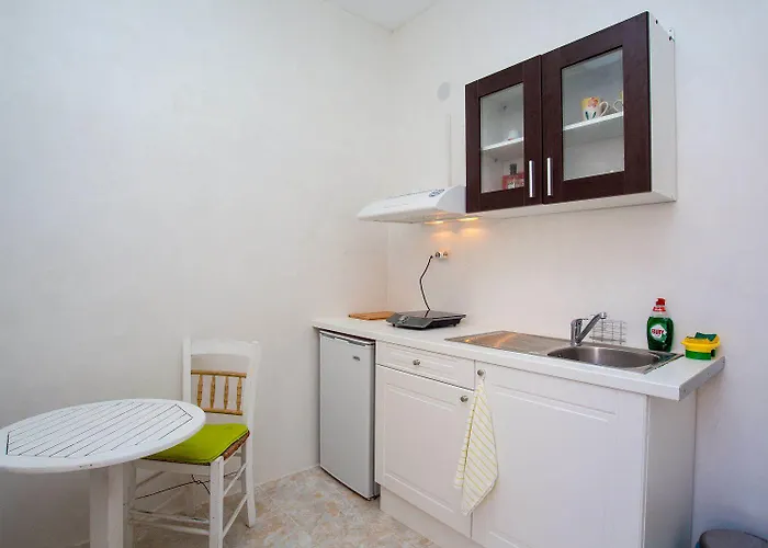 Petalides * פארוס