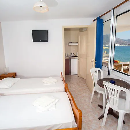 Petalides パロス島